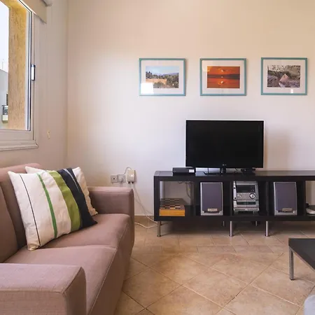 Hippo One Bedroom Flat Ларнака